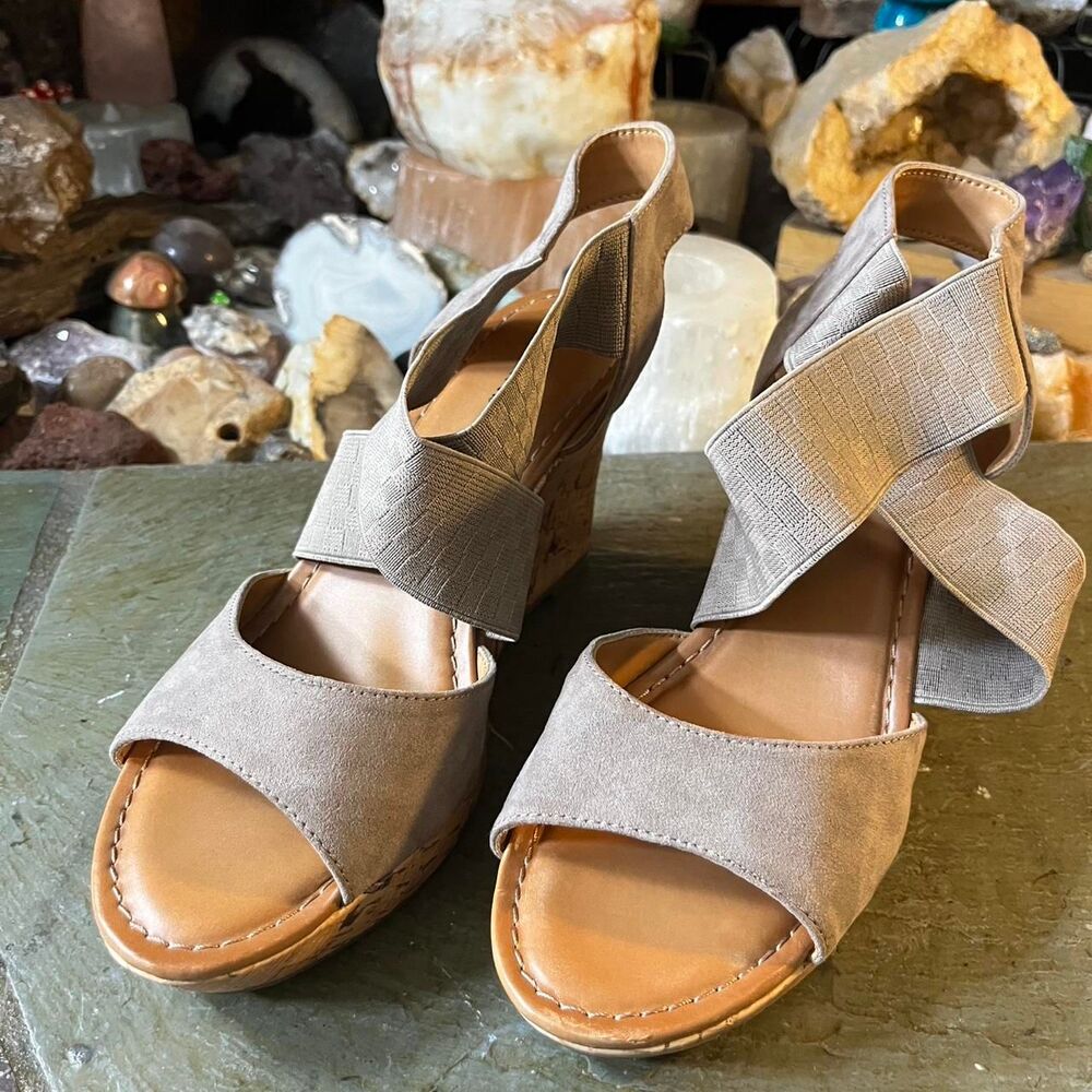 Unbranded Women's Grey and Tan Sandals